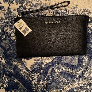 Michael Kors Jet Set wristlet/ clutch